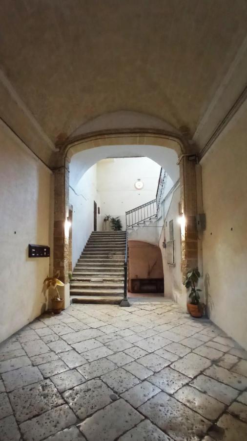Palazzo Saraceno Apartment-Taras タラント エクステリア 写真